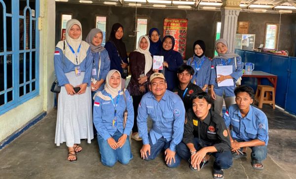 Dorong Ekosistem Ekonomi Digital dan SDGs, Mahasiswa KKN Kelompok 36 UM Metro Sukses Integrasikan UMKM Panaragan Jaya dengan QRIS dan Google Maps