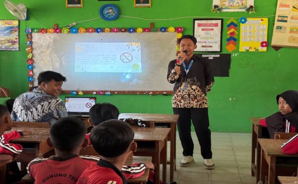 Tanamkan Pola Hidup Sehat dan Disiplin Finansial, Mahasiswa KKN UM METRO Edukasi Siswa SD 8 Gunung Terang Lewat Sosialisasi Bebas Rokok dan Edukasi Menabung Sejak Dini
